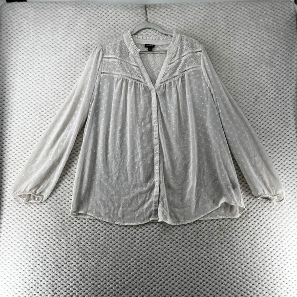 torrid Tops - Torrid Swiss Dot Blouse Eyelet Trim Long Sleeve Button Down Top Size 1‎